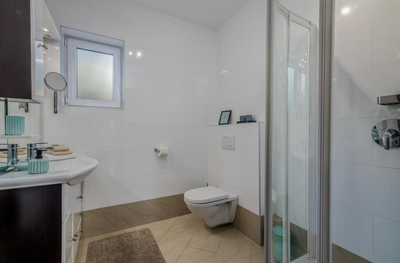 Ada Apartment