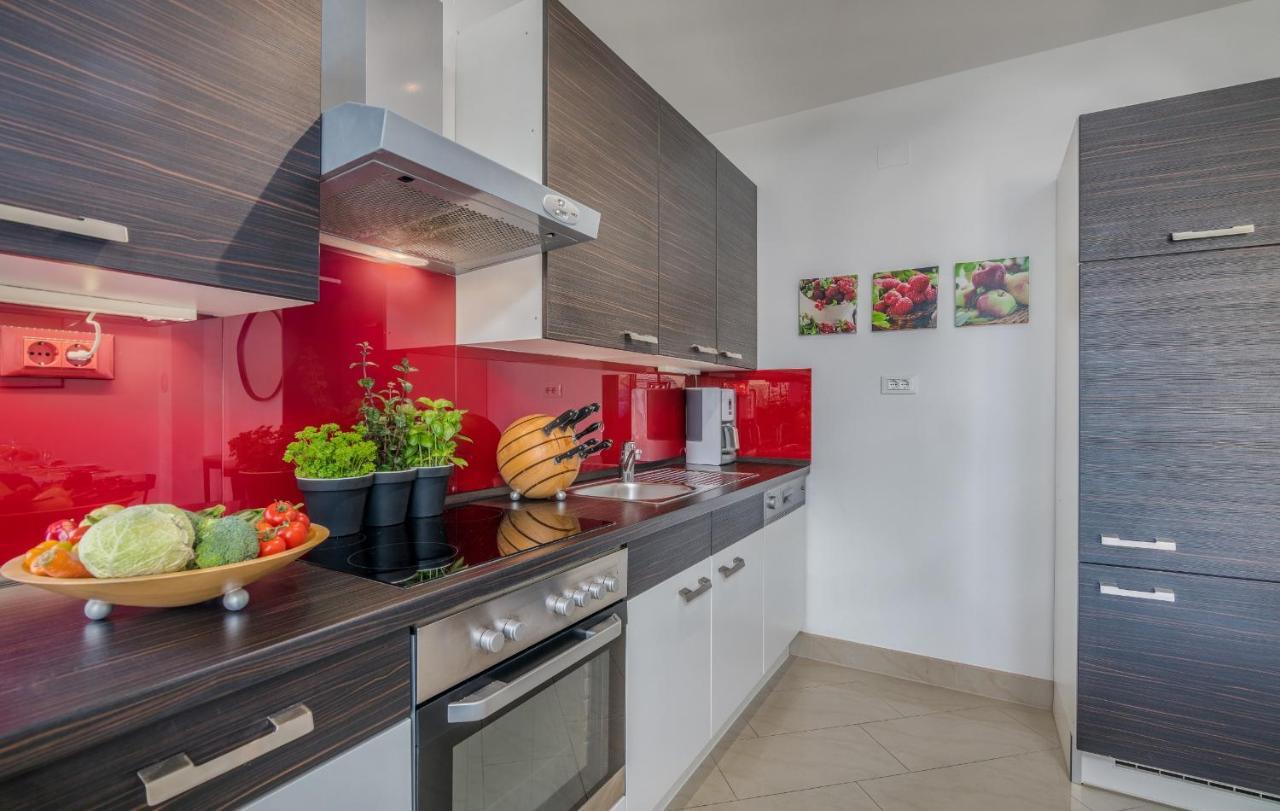 Apartment Ada Malinska